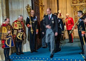 The Royal Party departs 52063877046