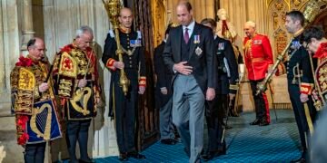The Royal Party departs 52063877046