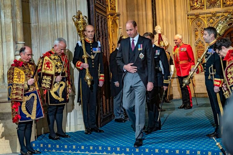 The Royal Party departs 52063877046