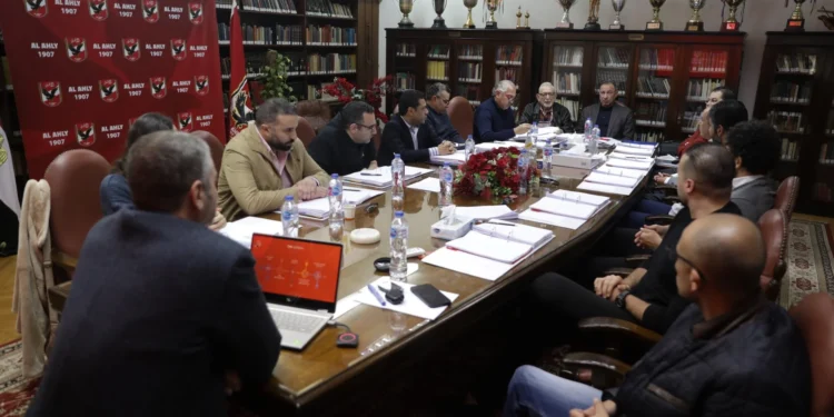 الأهلي المصري يهدد اتحاد الكرة.. تفاصيل الأزمة