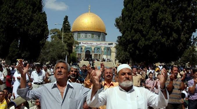 الصلاة في الأقصى.. متى ينتهي العمل بالتصاريح؟