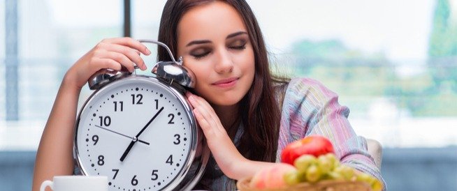 النوم الجيد يبدأ من المطبخ.. تعرف على الأطعمة التي تحسن نومك