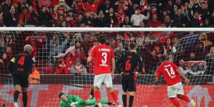 قبل اللقاء المُرتقب.. مشوار برشلونة وبنفيكا في دوري أبطال أوروبا