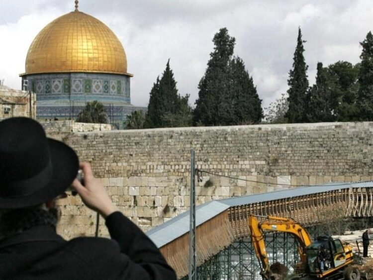 إغلاق باب المغاربة.. تهدئة مؤقتة أم تكريس للسيادة الفلسطينية على الأقصى؟