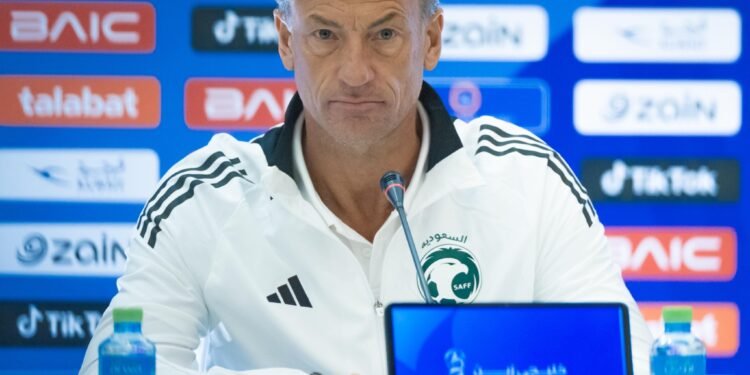 تصريحات مثيرة من رينارد عن المواجهة المرتقبة أمام اليابان في تصفيات كأس العالم