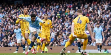 عمر مرموش في مباراة مانشستر سيتي ضد برايتون 1
