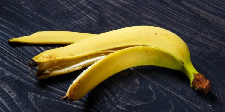 استخدامات مذهلة لـ قشر الموز.. علاج الصدفية والصداع!