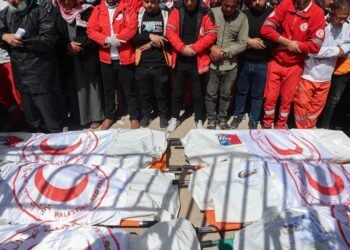 06int gaza medics hgfv mobileMasterAt3x