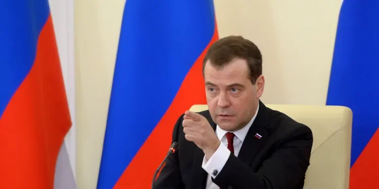 روسيا تهدد نووياً.. وهدنة عيد النصر تلوح في الأفق!