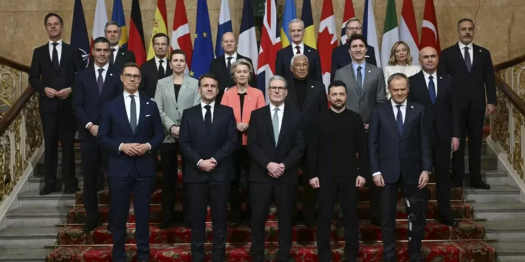 قمة باريس تكشف عمق الانقسام بين أوروبا والولايات المتحدة