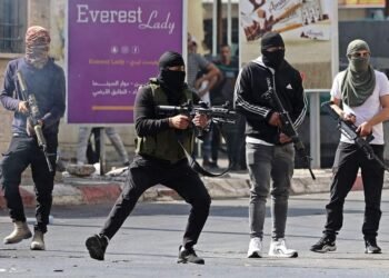 الضفة الغربية: اقتصاد مُنهك تحت سندان المقاومة ومطرقة الحصار