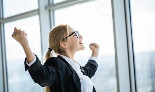 5 حيل تجعلك جذابًا للآخرين.. اكتشف سر الجاذبية الخفية!