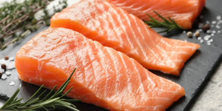سمك السلمون.. كنز صحي لا يقدر بثمن