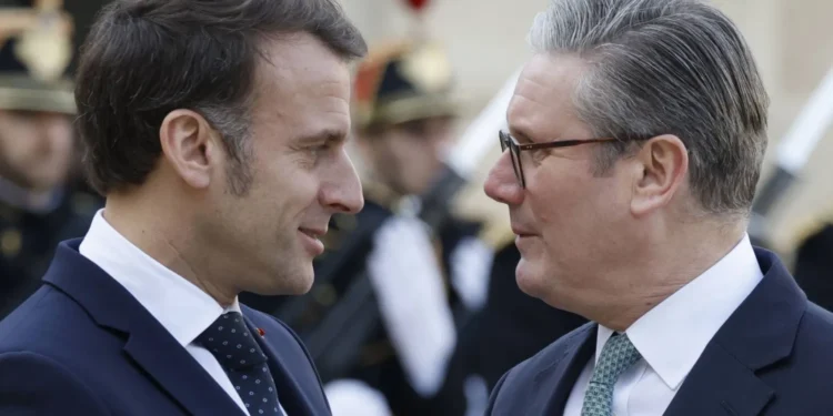 هل يتبع ستارمر خطى ماكرون في الاعتراف بفلسطين؟