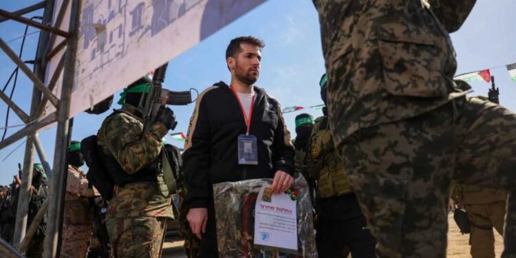 لماذا ما زالت حماس تراهن على الأسرى والرهائن؟