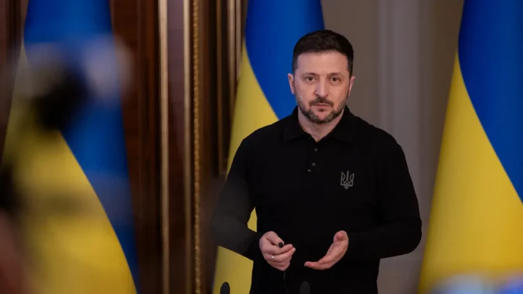 Le president ukrainien Volodymyr Zelensky lors d une conference de presse a Kiev le 17 avril 2025 2069642