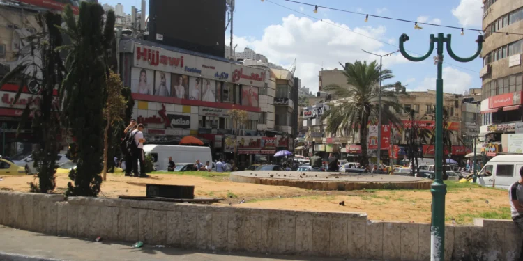 من يدفع ثمن فوضى المسلحين في نابلس؟