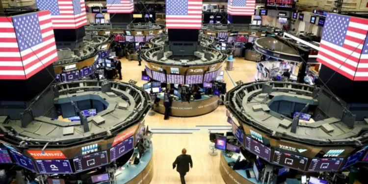 رهان خاسر.. ترمب يخذل عمالقة التكنولوجيا