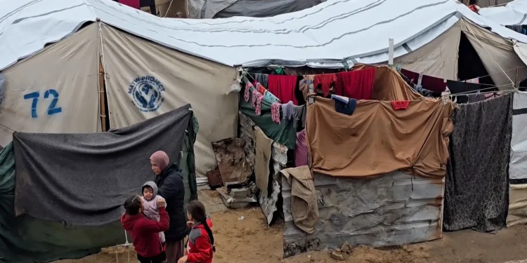 «كرفانات النازحين».. ومخاوف «تطبيع التهجير»