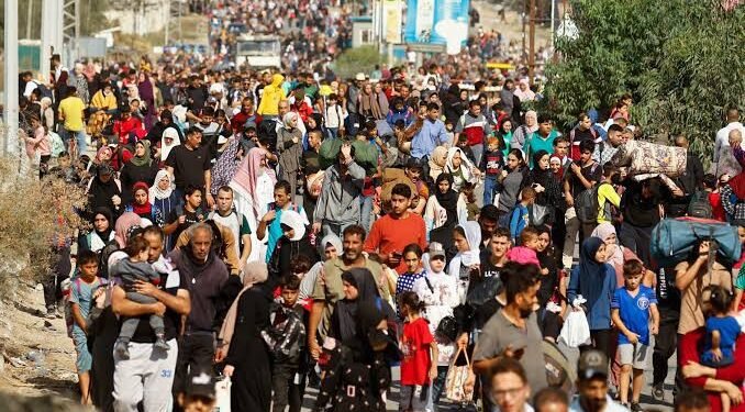 نصف مليون فلسطيني نزحوا من غزة خلال شهر بسبب الحرب