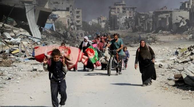 400 ألف نازح في غزة يعودون لبيوتهم رغم استمرار الحرب.. وحديث عن هدنة “هشة” قادمة