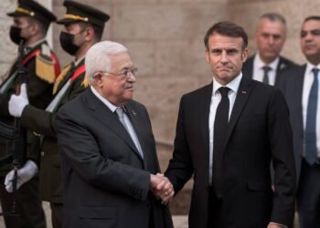 mahmoud abbas et emmanuel macron le 24 octobre 2023 photo sipa nicolas messyasz 1717001785