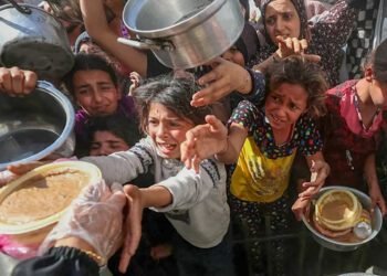 أطفال غزة يواجهون أوبئة القرن الماضي. متى أصبح التجويع سلاحاً معترفاً به دولياً ؟