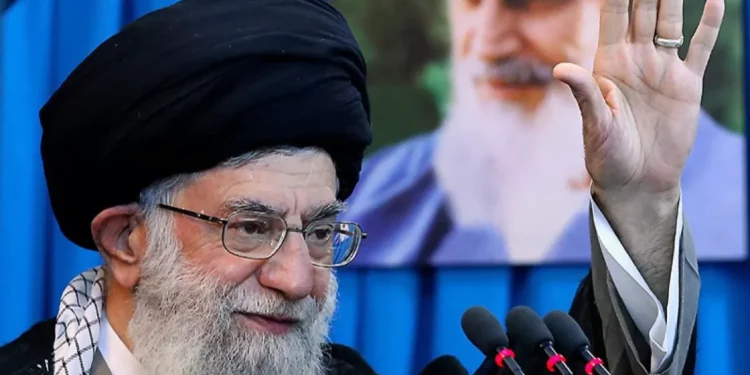 هل تجرّع خامنئي نصف كأس السم