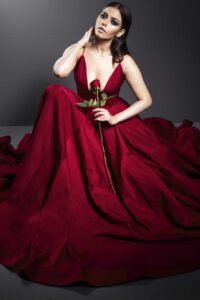 01 karishma kewalramani Web Resize File b8ec49b fpl fashion pakistan lounge