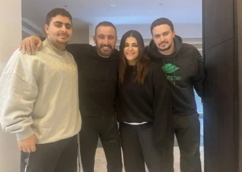أول رد لنجل أحمد السقا على طلاق والديه
