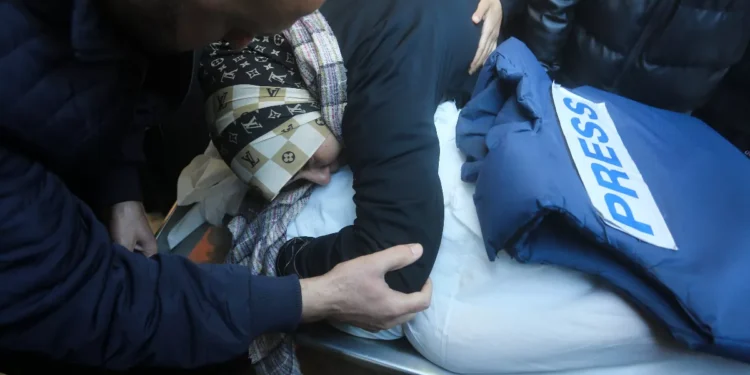 استشهاد 221 صحافيًا.. الاحتلال يصفي شهود الحقيقة في غزة