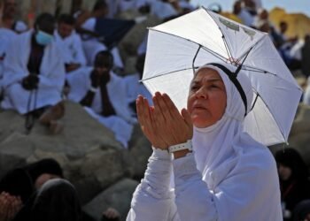 قبل الحج.. كيف تحمي نفسك من ضربات الشمس