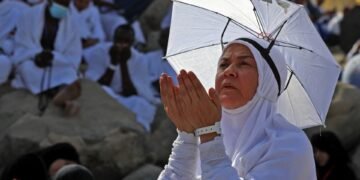 قبل الحج.. كيف تحمي نفسك من ضربات الشمس