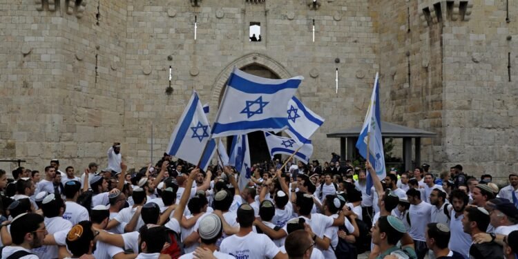 القدس على صفيح ساخن.. الاحتلال يخطط لفرض واقع تهويدي