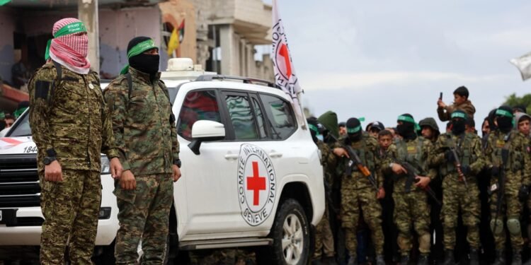 مفاوضات حماس.. هل تناور الحركة للحفاظ على كيانها السياسي؟