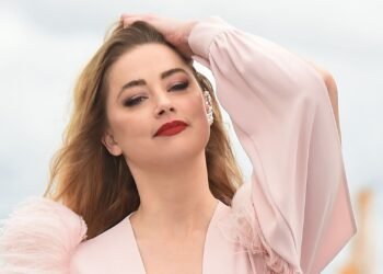 آمبر هيرد تنجب توأمًا بشروطها الخاصة!