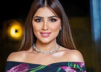 موضة مكياج العيون 2025.. الألوان الفاقعة الأكثر انتشارًا