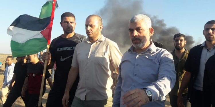 هل يُهدد القضاء على عائلة السنوار بقاء حماس؟