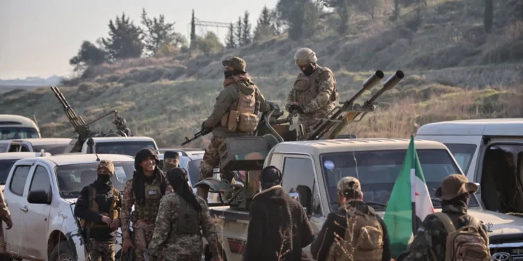 ضبط مستودعات أسلحة وعبوات ناسفة في القرداحة وسط حملة أمنية موسعة