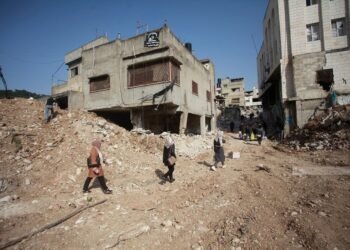 مخيم نور شمس تحت الحصار والهدم