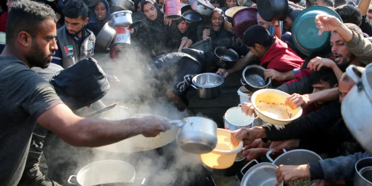 “تجويع غزة” أداة ضغط عسكري وسياسي