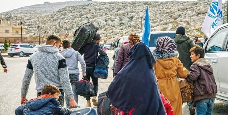 بعد رفع العقوبات.. تحديات تعيق عودة السوريين لديارهم