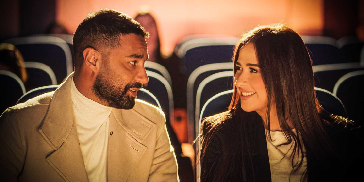 ياسمين عبد العزيز: الجمهور عايزني مع كريم فهمي!