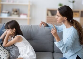 كيف تتعامل مع الطفل العنيد؟.. 7 خطوات سحرية