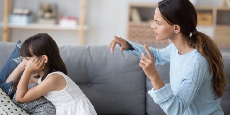 كيف تتعامل مع الطفل العنيد؟.. 7 خطوات سحرية