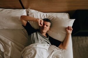 sleepapneasymptomsGettyImages 1333374427 de8efe7d31b54371a2285e18cde88f46