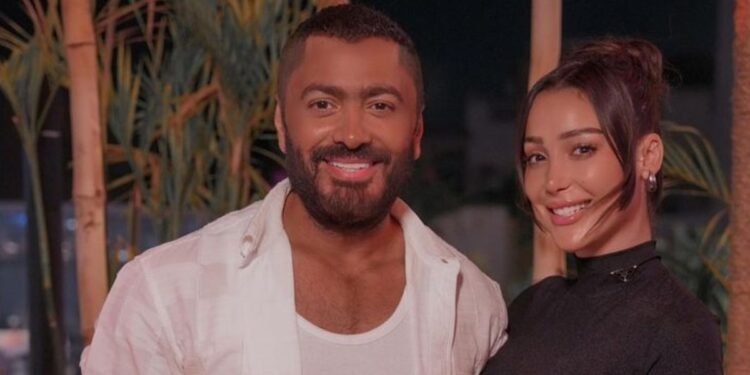 تامر حسني يرد على أنباء عودته لبسمة بوسيل.. هي في دمي