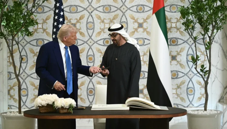 ترامب ورئيس الإمارات