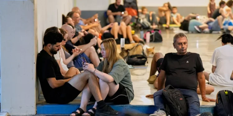 الطرد من الملاجئ.. فضائح تكشف هشاشة الجبهة الداخلية الإسرائيلية