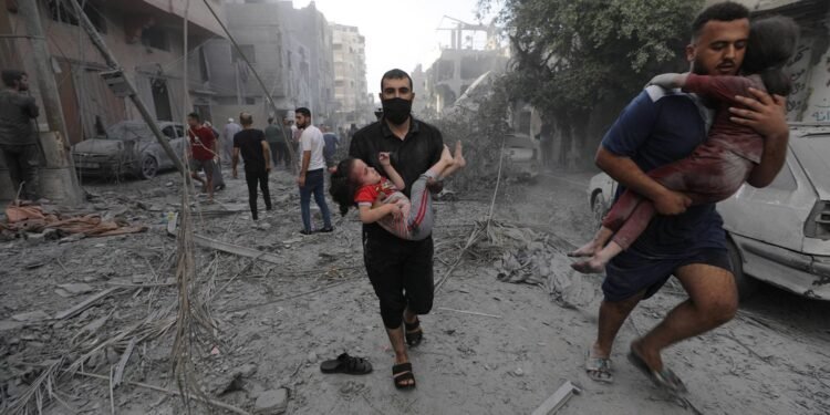 اتهامات لإسرائيل باستخدام آلية توزيع المساعدات لاستدراج الجوعى